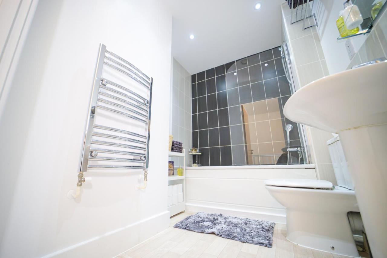 3 Bedroom House In Birmingham City Centre - Sleeps 6 Buitenkant foto