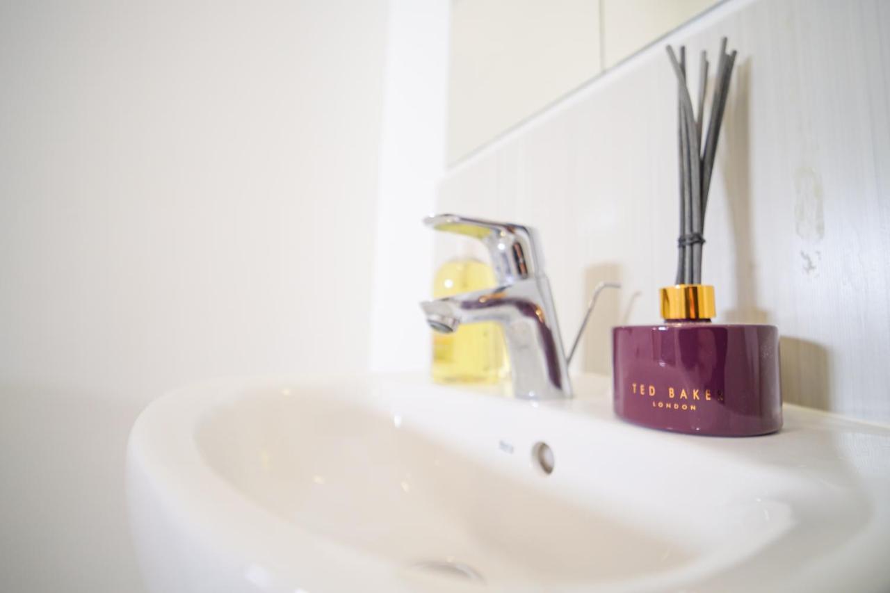 3 Bedroom House In Birmingham City Centre - Sleeps 6 Buitenkant foto